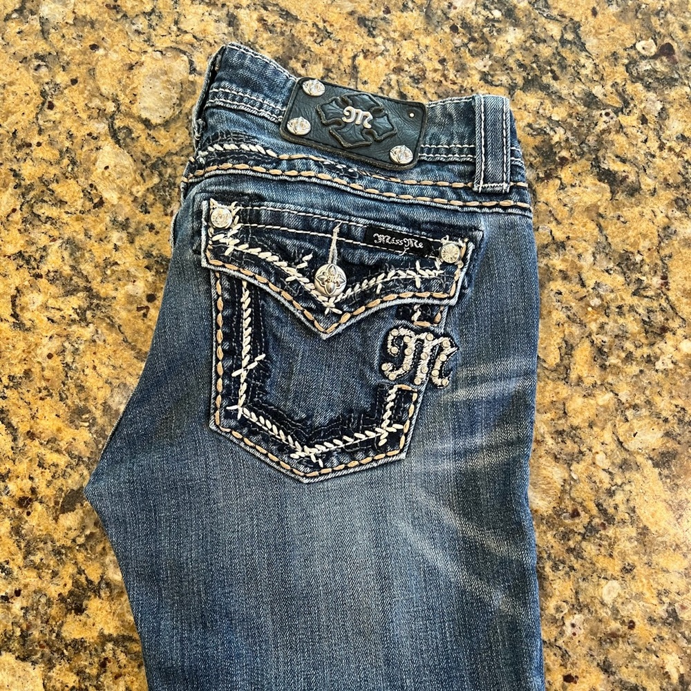 Miss Me cropped jeans. Size 27